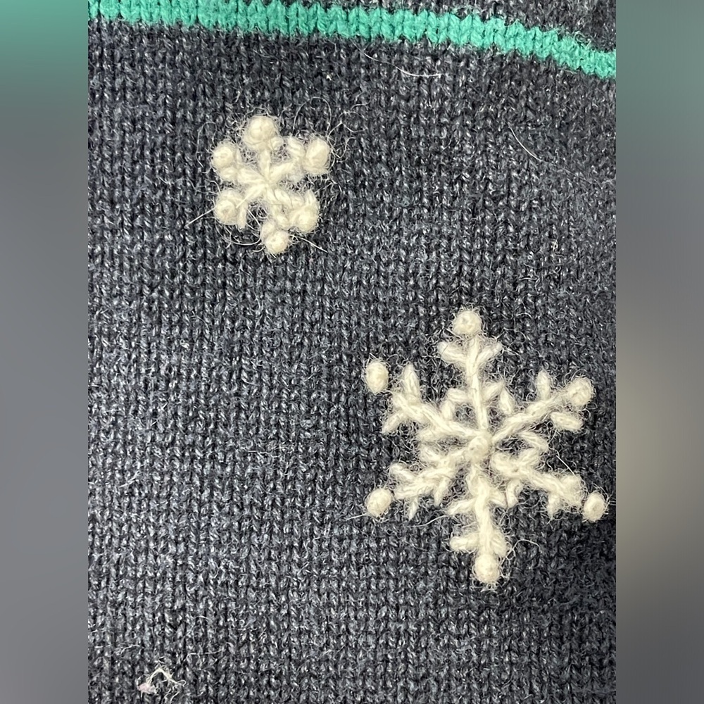 Crystal Kobe Novelty Ugly Christmas Sweater Black Large Snowflake Ornament Holly - Picture 7 of 11